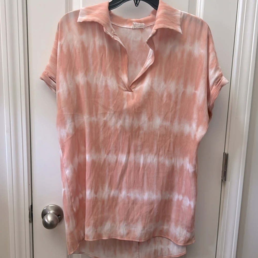 Open collar peach/white tunic